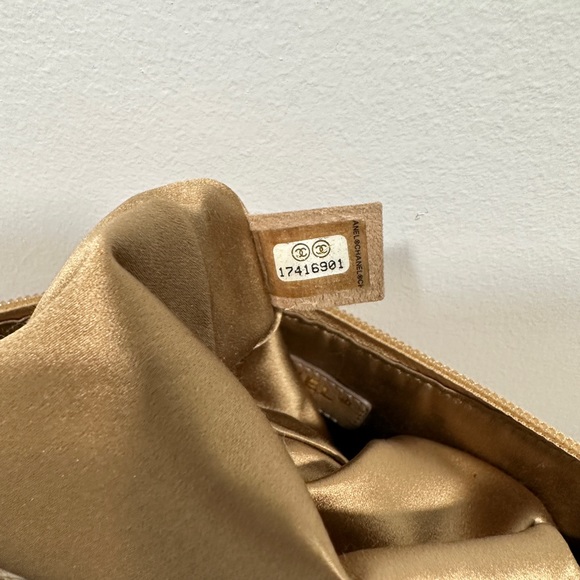 CHANEL LIMITED EDITION BEIGE GOLD METALLIC PYTHON HOBO! - Picture 5 of 8